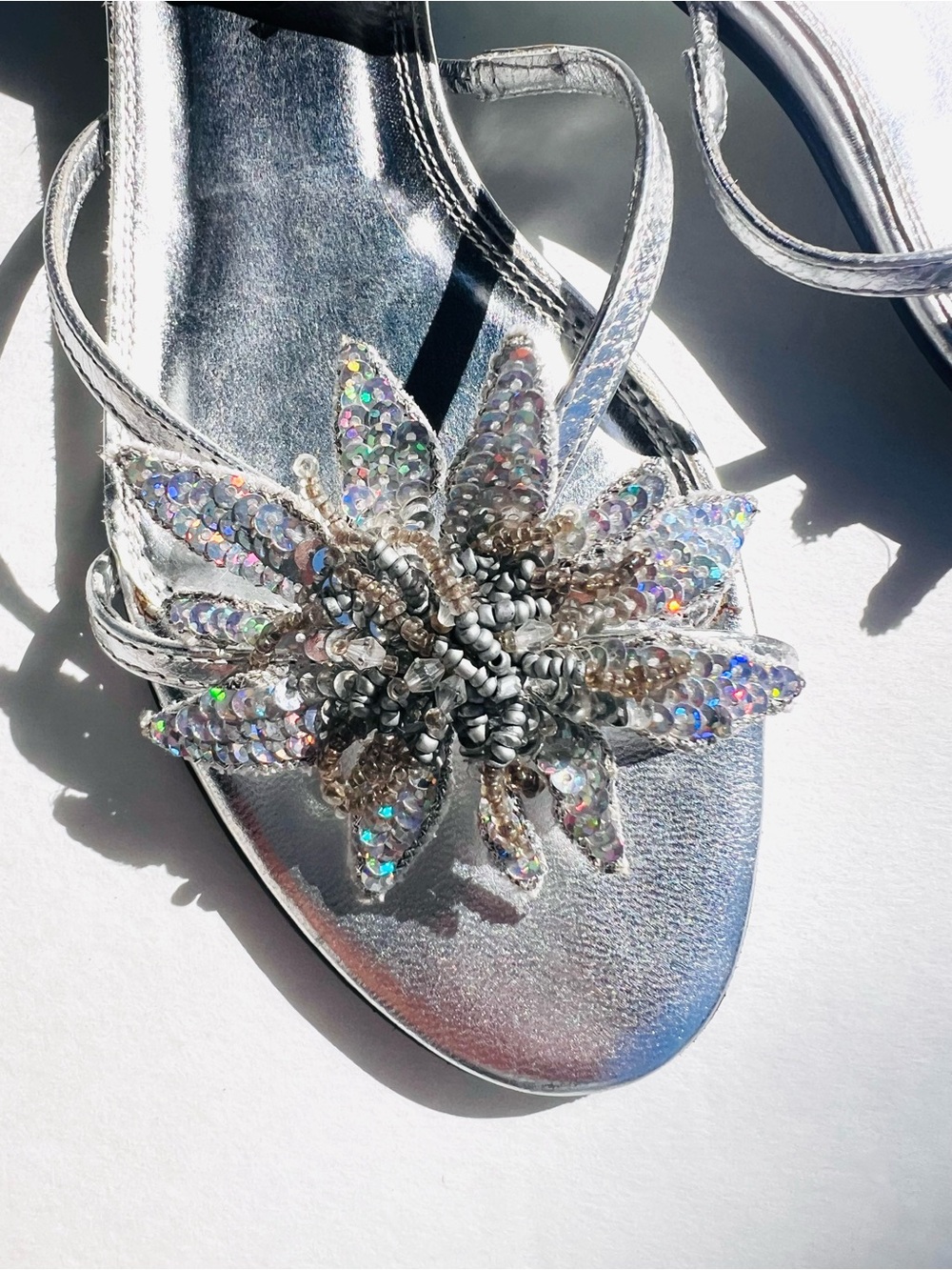 DONALD J. PLINER COUTURE Silver Floral Sequin Sandals - Picture 3 of 8